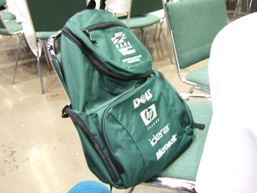 緑のバッグは実用的